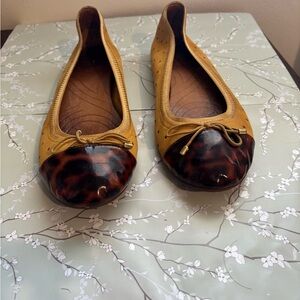 Clarks leather suede mustard flats (10M)